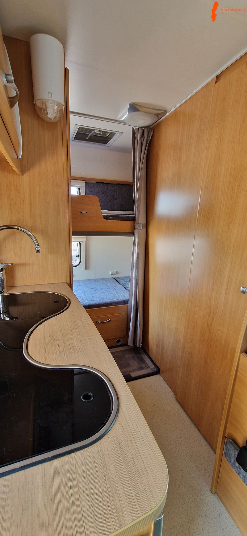 ford-chausson-flash-3-6-baddar-och-6-baltade-platser-lastvikt-710-kg
