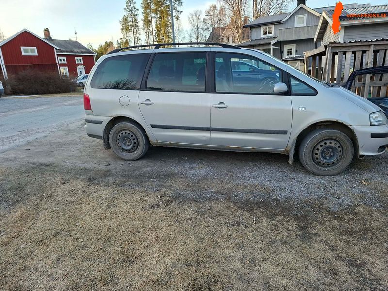 seat-alhambra-19-tdi-si-2003-en-billig-bil-att-underhalla-for-familje