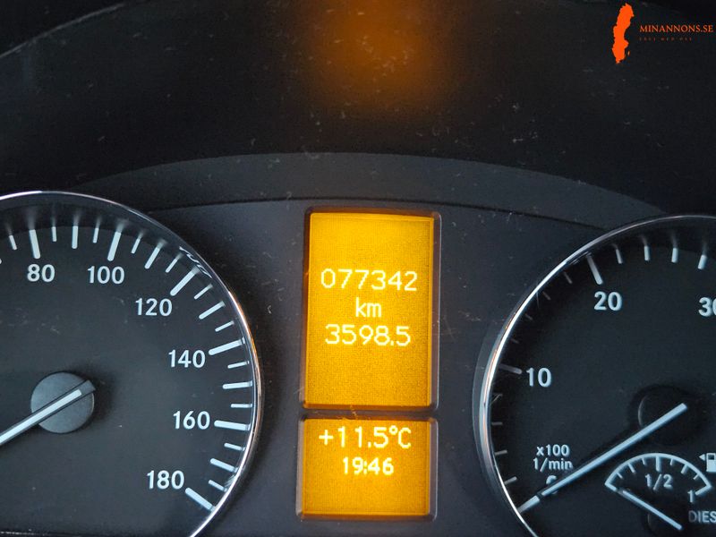 mercedes-sprinter-213