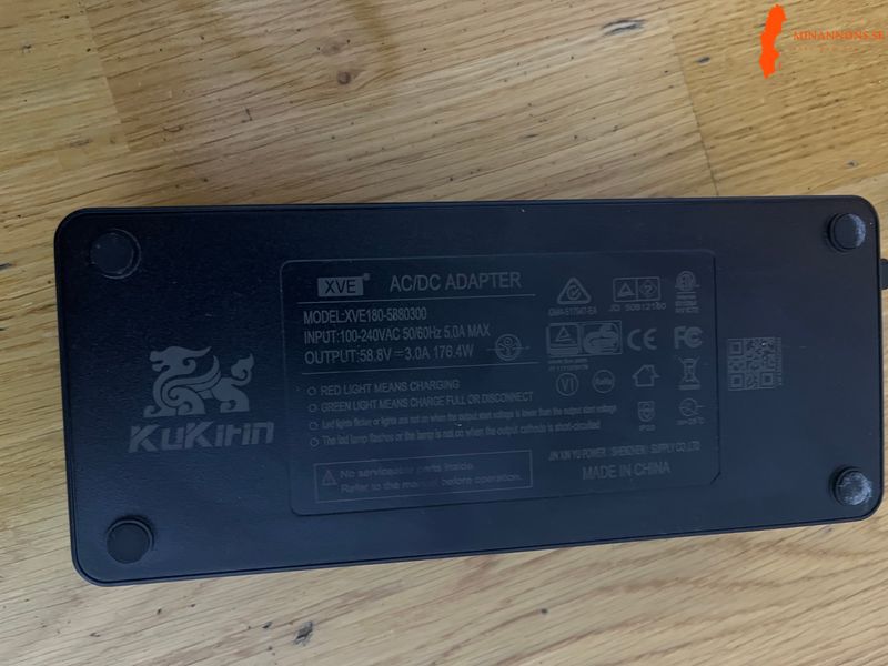 kukirinxve-batteriladdare-588v-3a-fullt-fungerande-250-kr