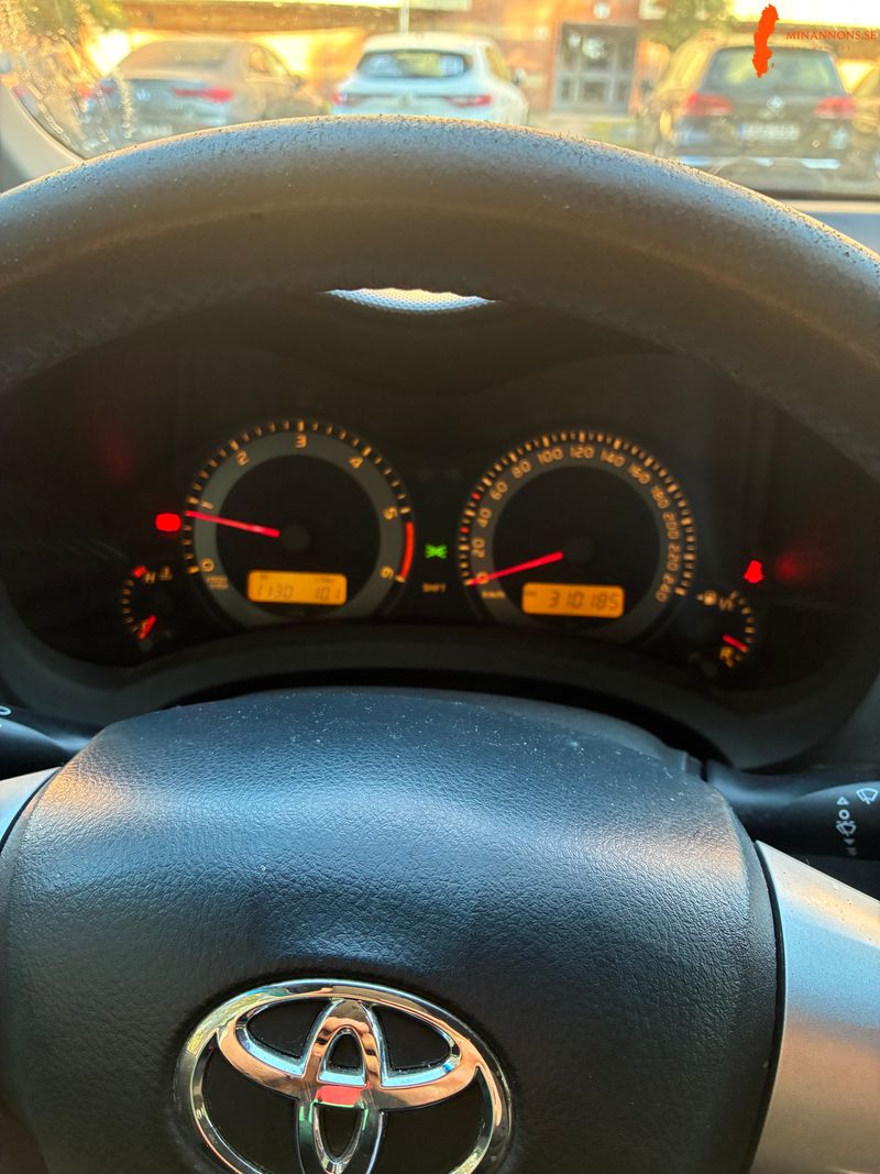 toyota-toyota-auris-14-d-4d-fwd