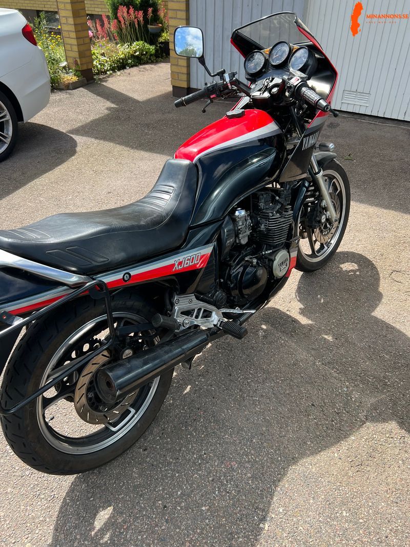 motorcykel-yamaha-xj-600