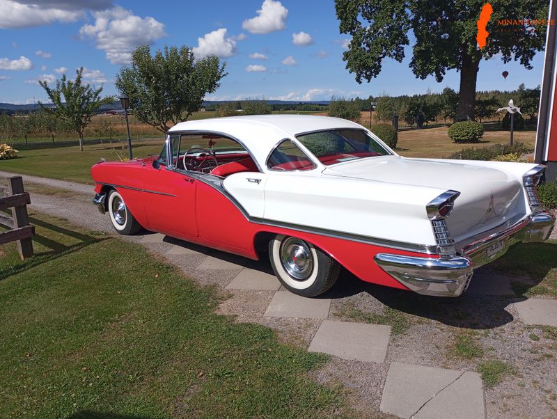 oldsmobile-1957-4dr-ht