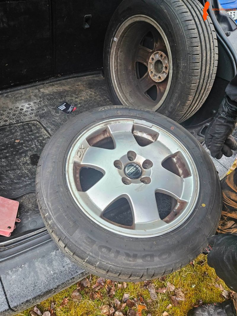 till-volvo-xc70-sommar-dack