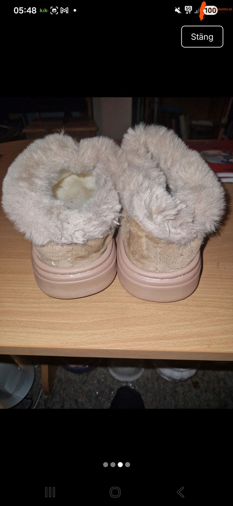 beige-fluffiga-tofflor-med-fuskpals