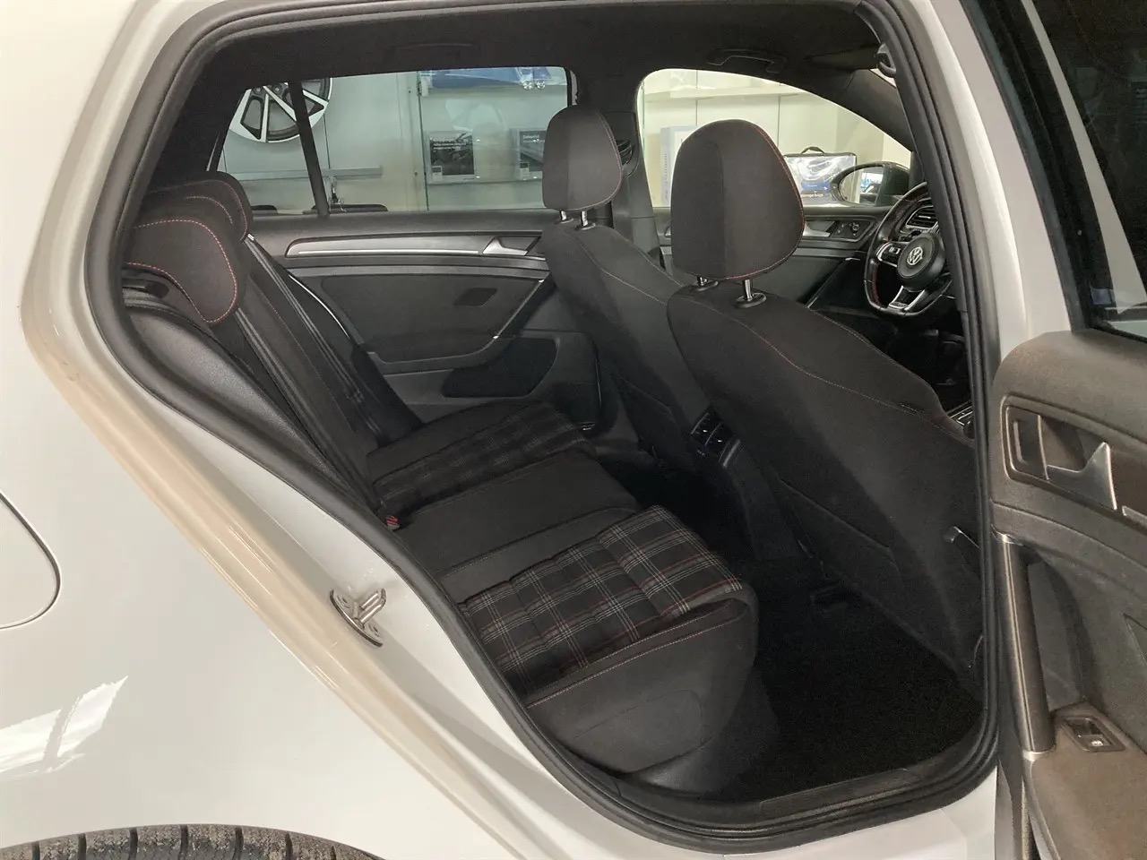 volkswagen-golf-5-dorrars-gti-performance-20-tsi-dsg-sekventiell