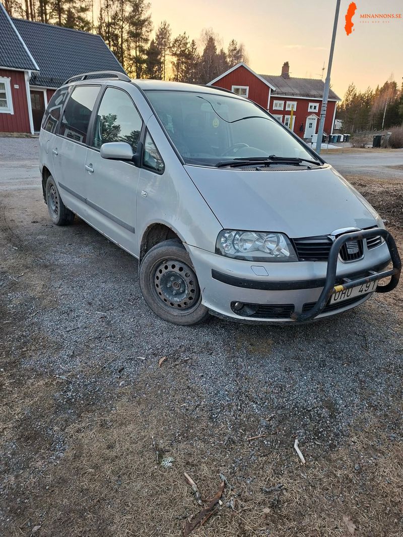 seat-alhambra-19-tdi-si-2003-en-billig-bil-att-underhalla-for-familje