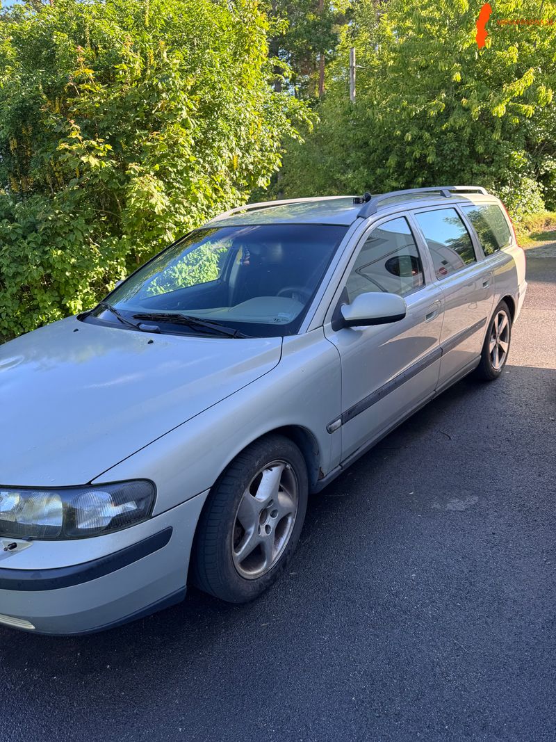 volvo-v70-a-traktor