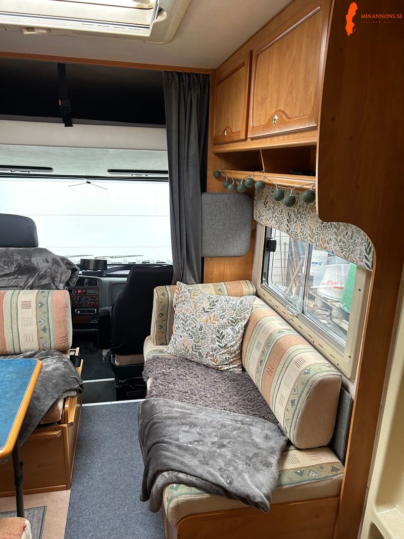 husbil-saljes-for-den-stora-familjen-euramobil-integra-810eb