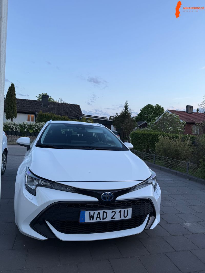 toyota-corolla-2023-touring-sports-hybrid