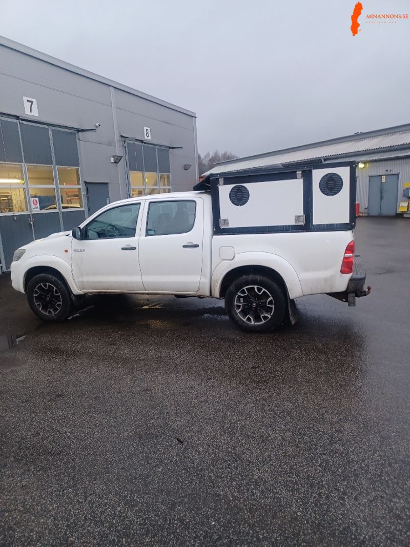 toyota-hilux-25-dcab