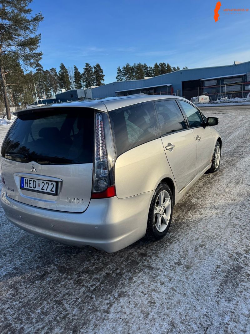 mitsubishi-grandis-7-seater-24-mivec-manuell-165hk-2008