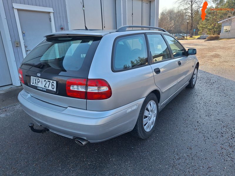 volvo-v40-20t-163hk-nybesiktigad-motorvarmare