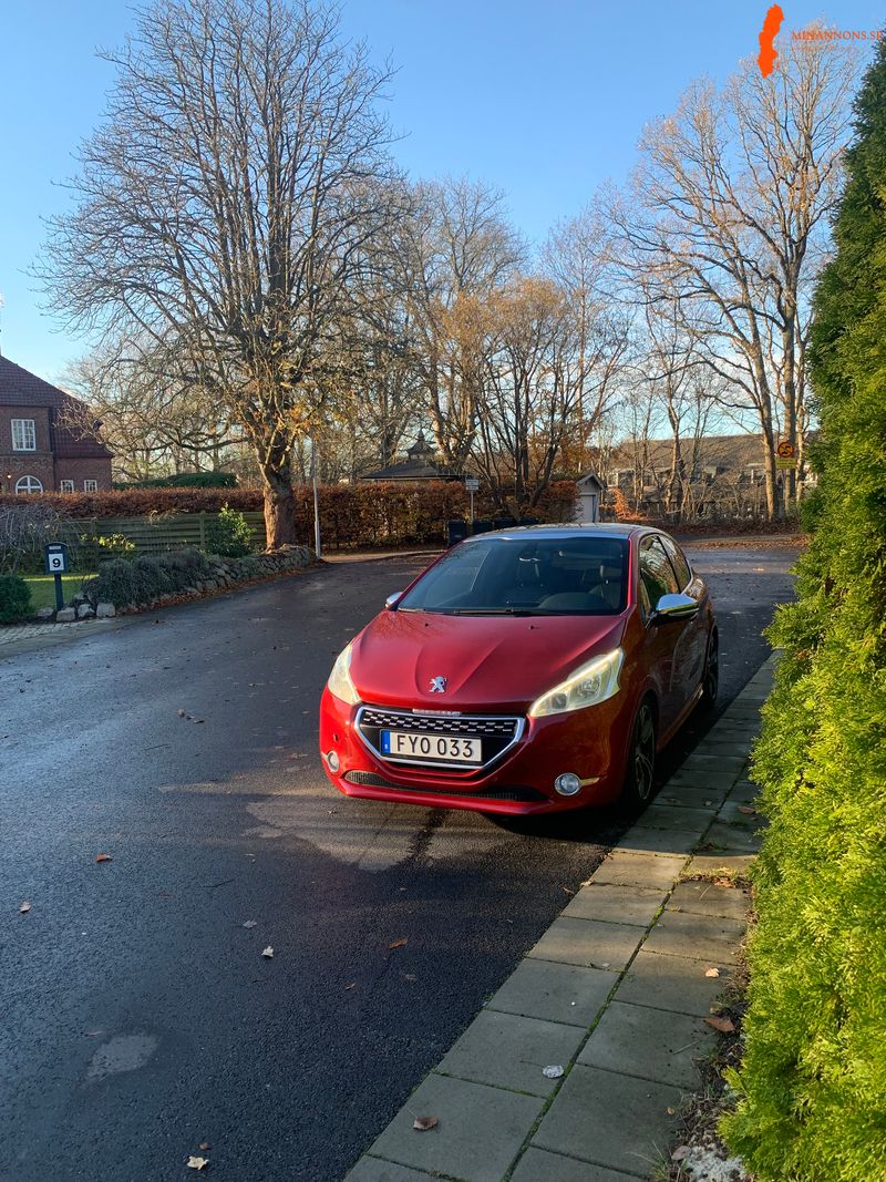 superfin-peugeot-208-gti