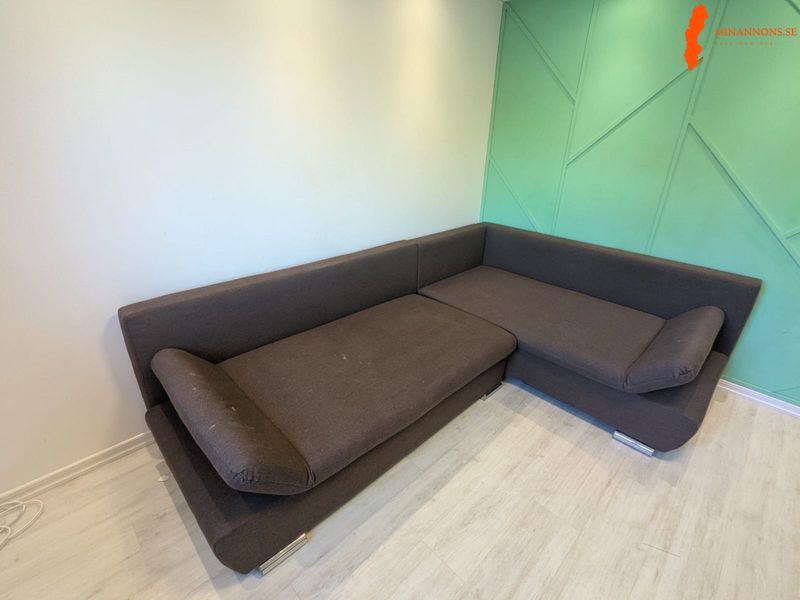 badd-soffa-brun-farg-i-trollhattan-med-forvaring-160-200-cms-mycket