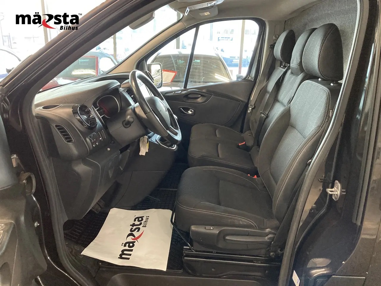 renault-trafic-skapbil-28t-20-dci-edc