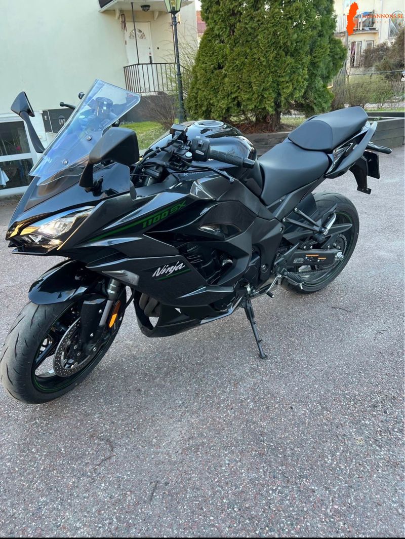 kawasaki-sx-1100
