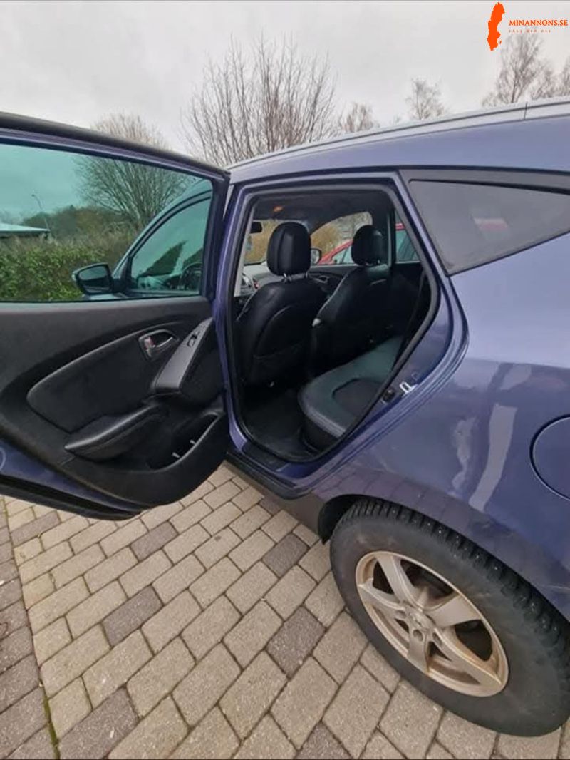 hyundai-ix35-17-crdi-2015-forstahandsagare-besiktigad-till-2027