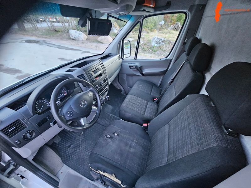 mercedes-sprinter-213