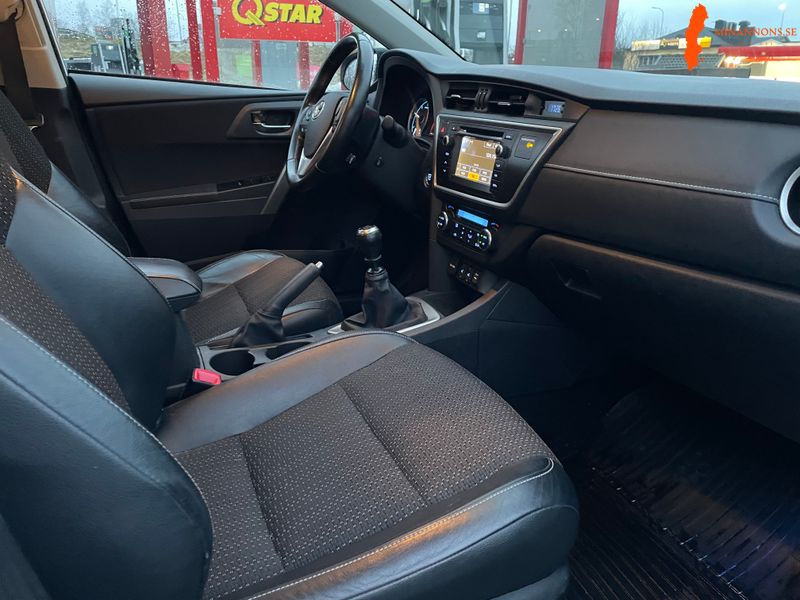 toyota-auris-touring-sports-20-d-4d-man-vhjuldrag