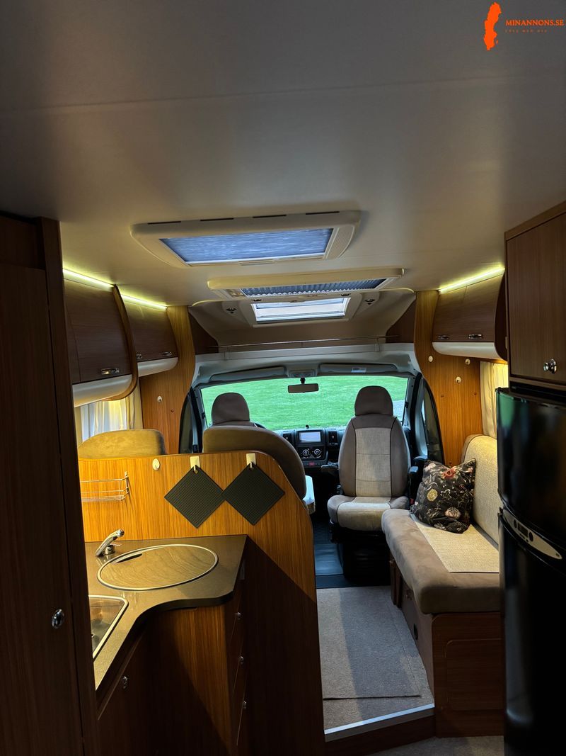 adria-s-650-sf-sport-2012