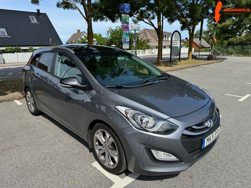 hyundai-i-30-16-crdi-panoramatak-nyservad