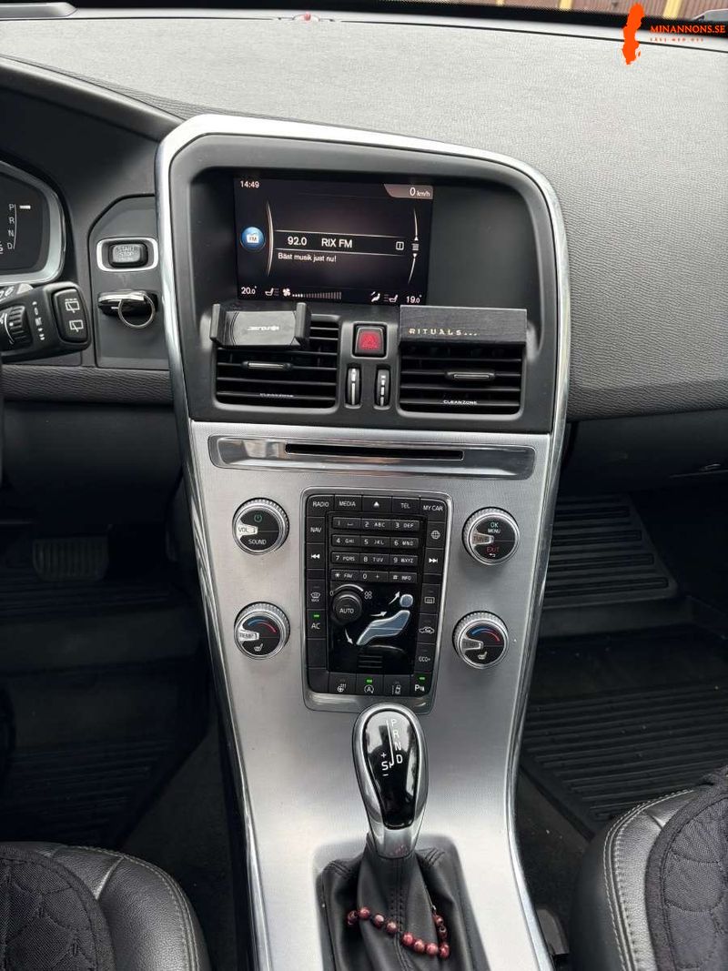 volvo-xc60-d4-20-fwd