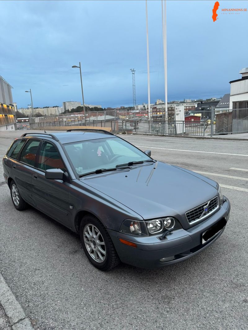 volvo-v40-20-bes-och-skatt-5agaremanuell