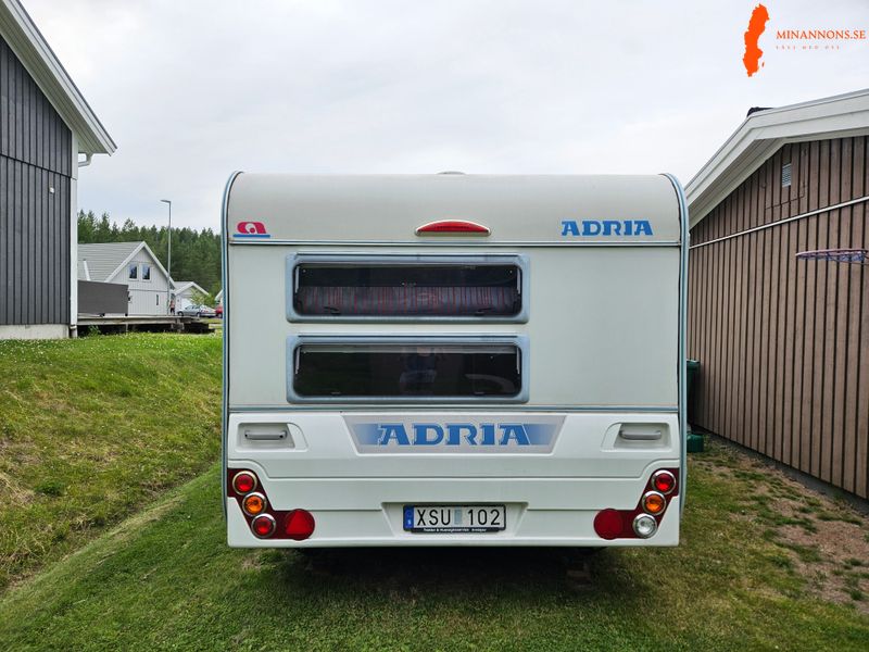 adria-663-uk-barnkammarvagn