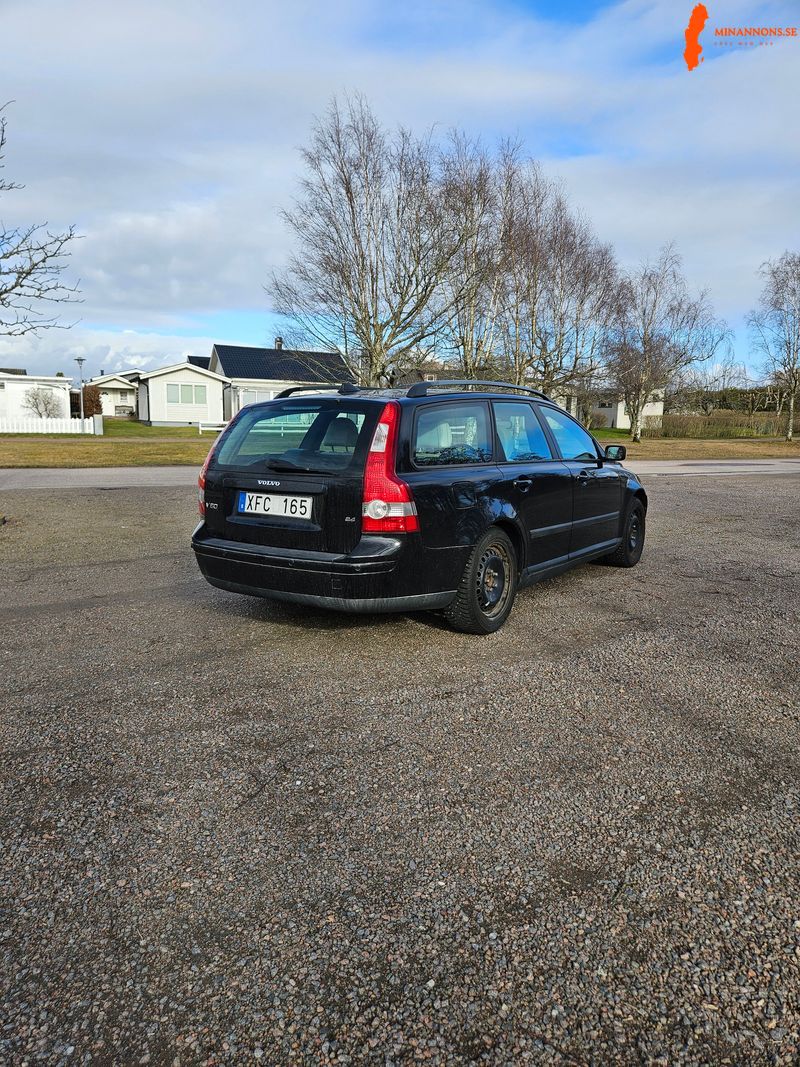 volvo-v50-24i-nybesiktad-och-nyservad