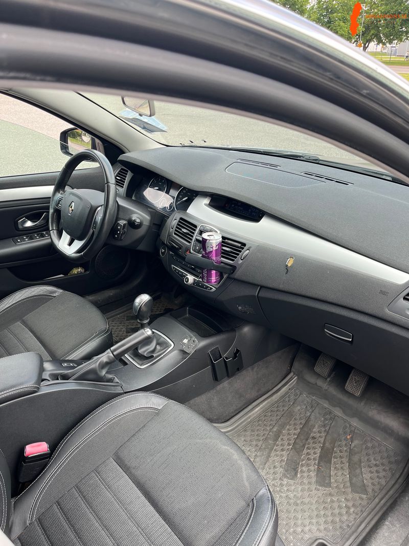renault-renault-laguna-20-16v