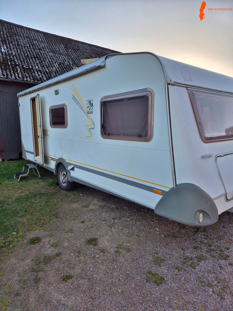 knaus-sudwind-550-barnkammare-dubbelsang-vaningssang