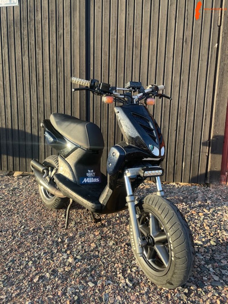 yamaha-slider