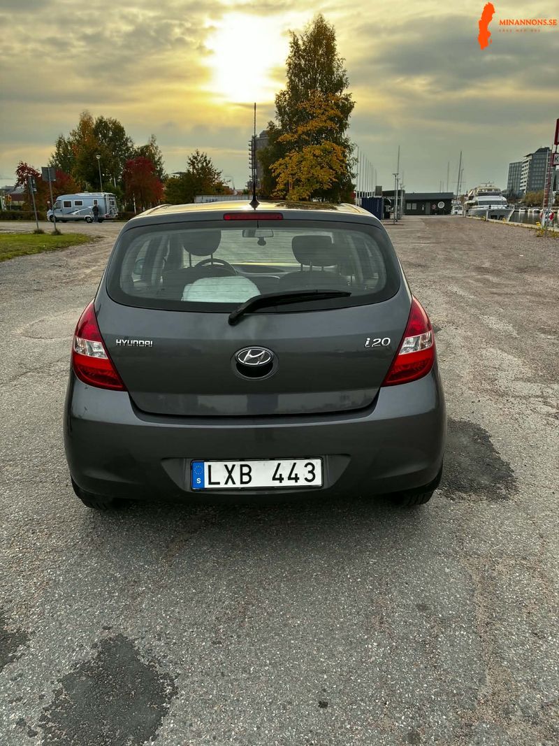 hyundai-i20-2011-nyservad-nybesiktigad-endast-14800mil