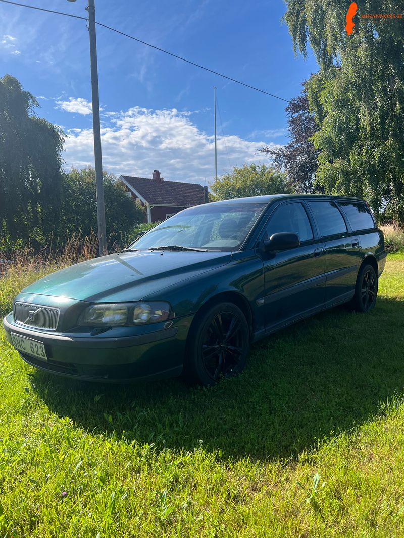 volvo-volvo-v70285-6132-199p-24-20v-fwd