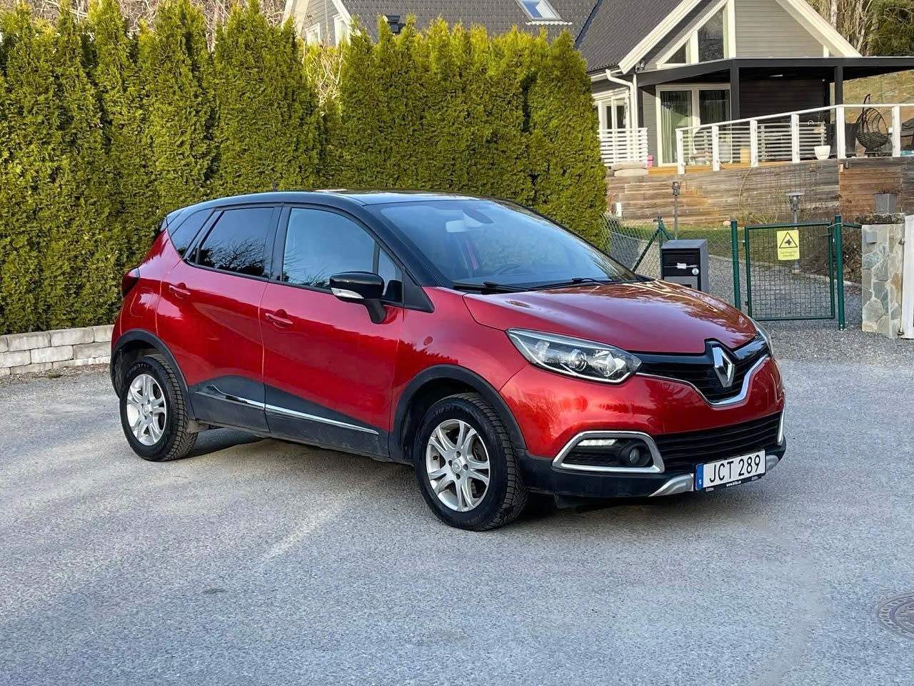 renault-captur-12-tce-edc
