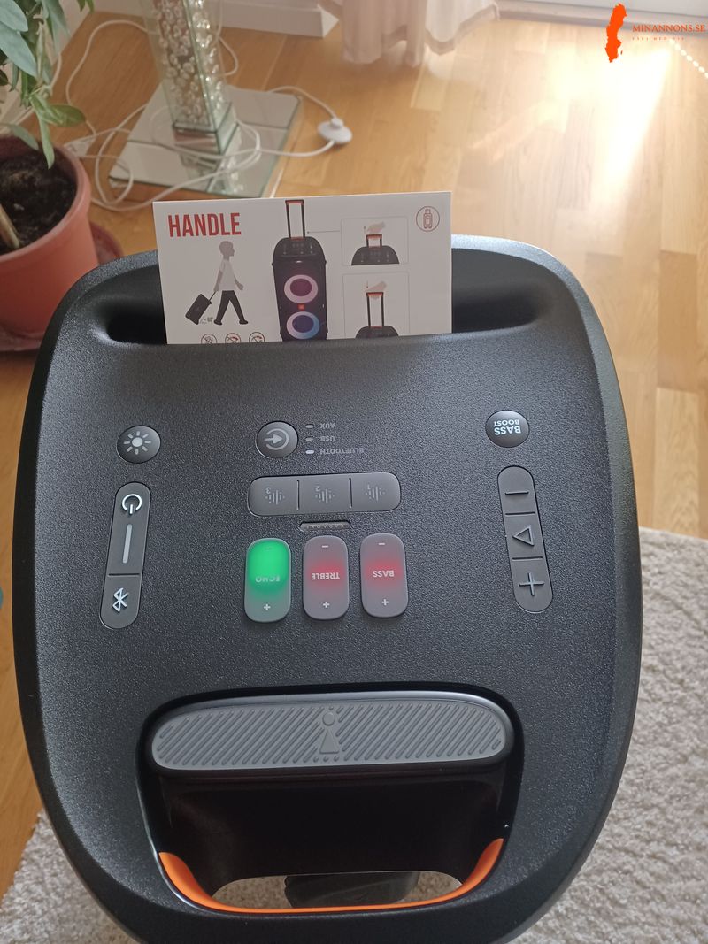jbl-partybox-310-i-fint-skick
