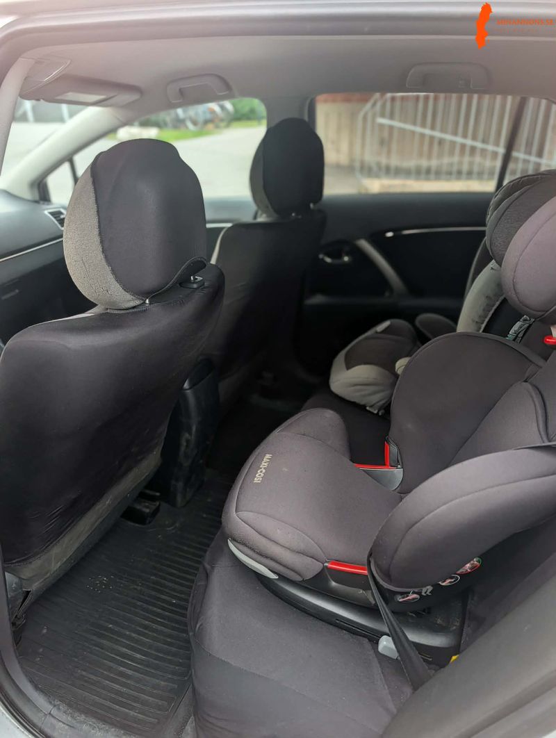 toyota-toyota-avensis-20-d-4d
