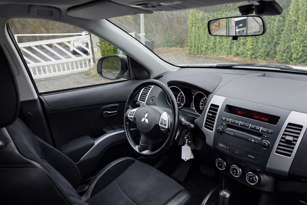 mitsubishi-outlander-5-seater-24-mivec-flexifuel-awc-invecs-iii-cvt