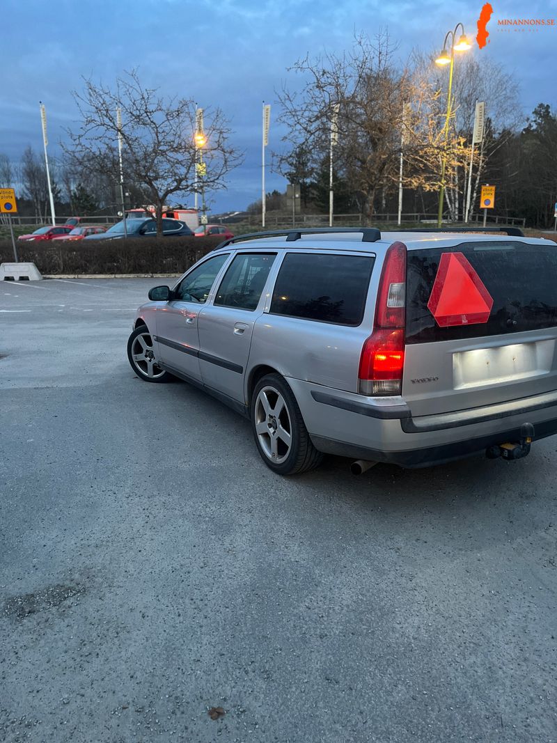 volvo-v70n-a-traktor