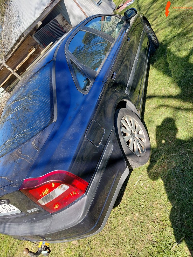 volvo-s80
