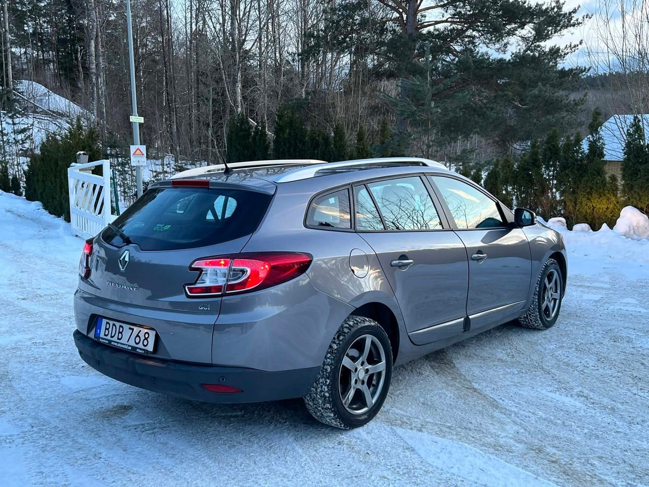 renault-megane-grandtour-15-dci