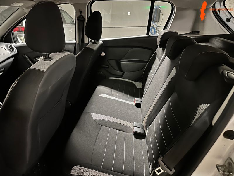 dacia-sandero-stepway-2019