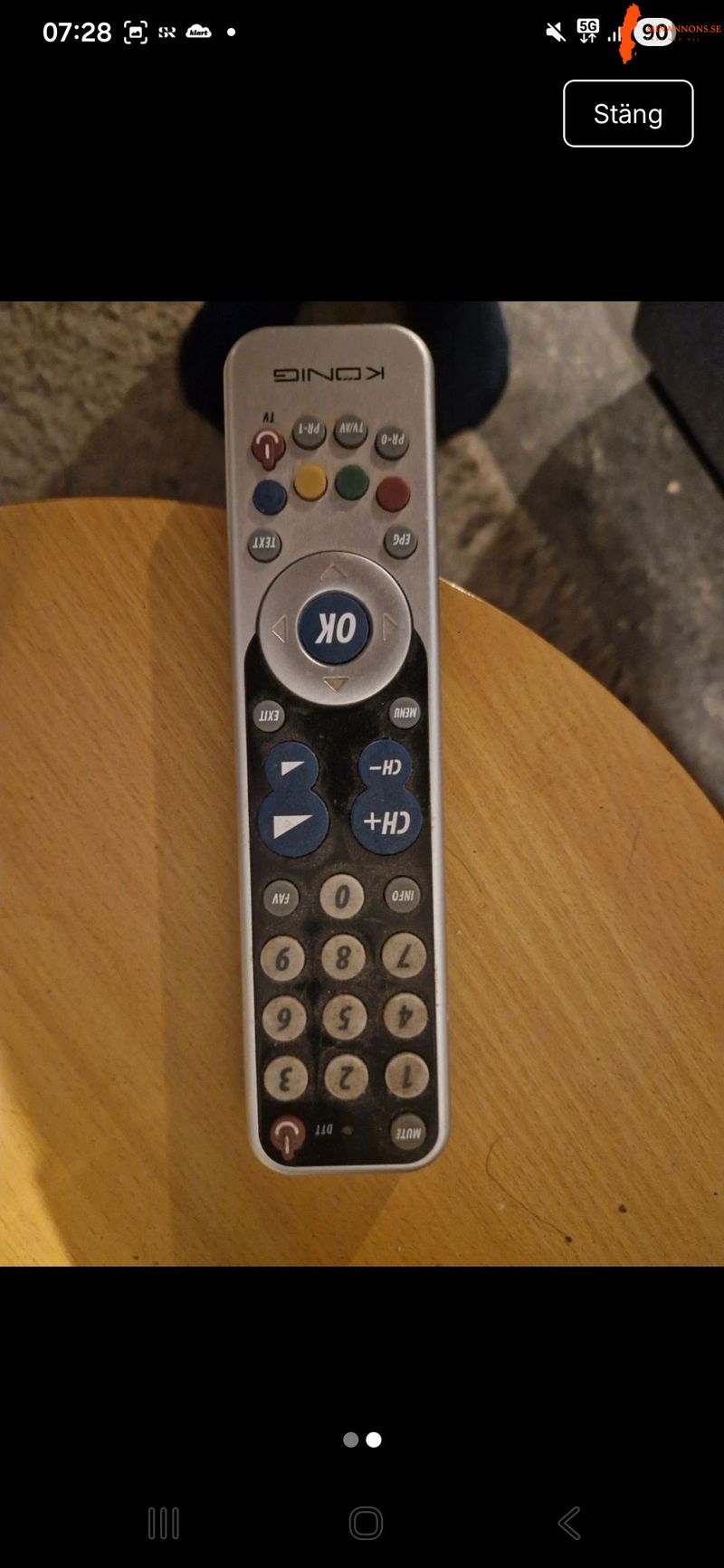 platt-tv-med-programmerbar-universalfjarrkontroll-fran-konig