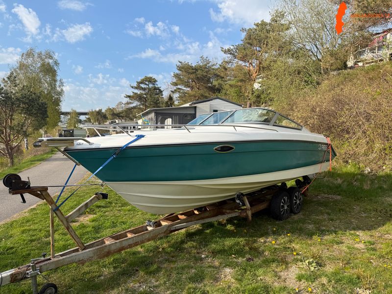regal-valanti-220-xl-v8-klassisk-sportbat-med-harligt-v8