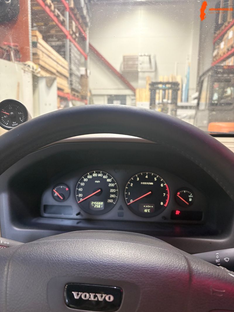 volvo-volvo-s-v70-t5-23-20v-fwd