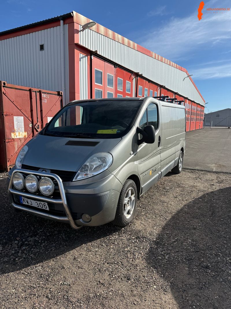 renault-trafic-skapbil-29t-25-dci-quickshift-146hk