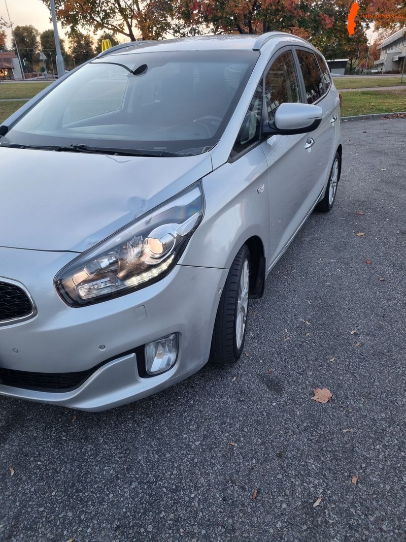 kia-carens-17-crdi-fwd