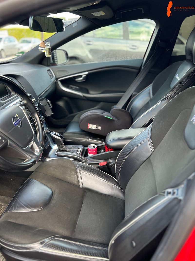 volvo-v40