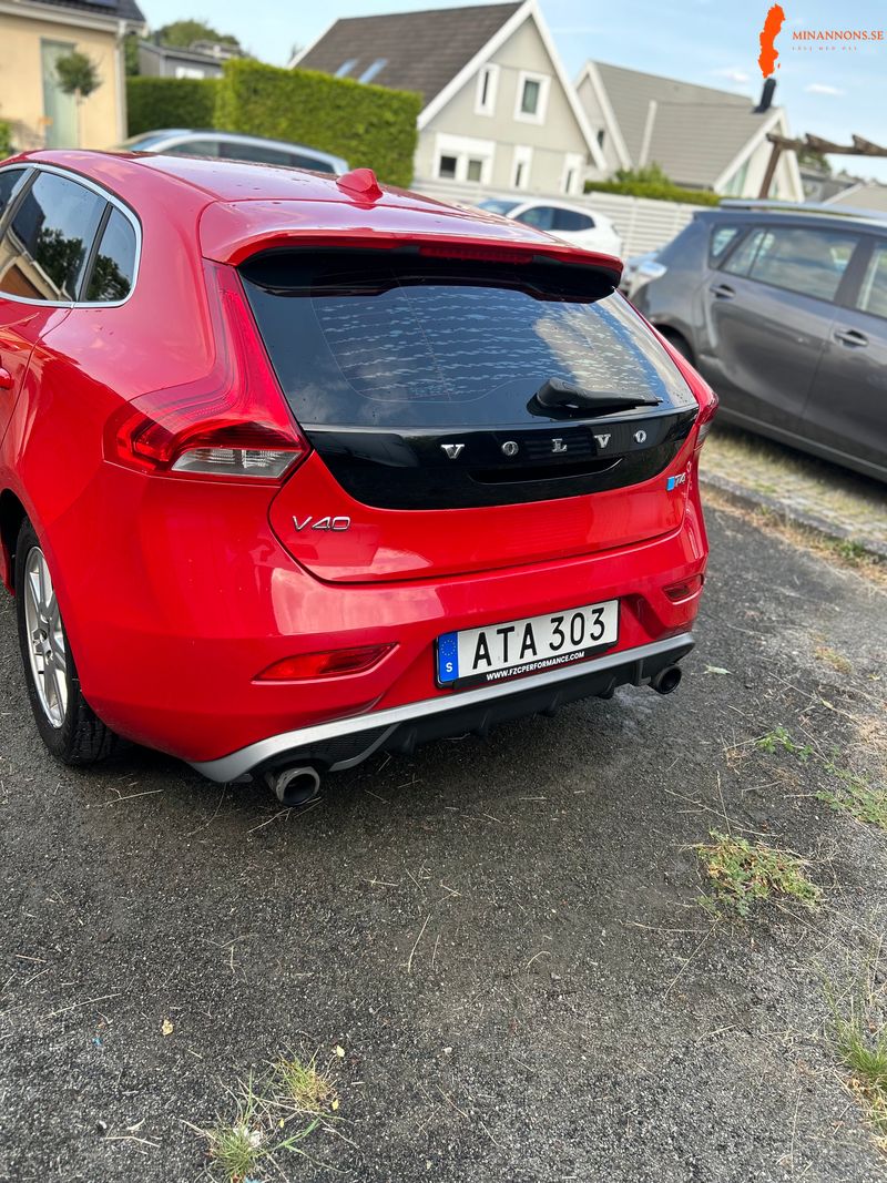 volvo-v40